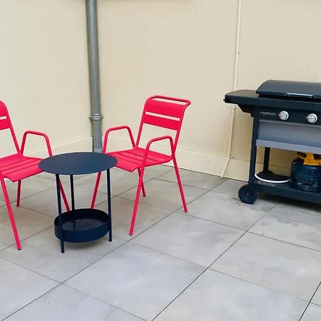 Marianne 8 דירה ברגרק